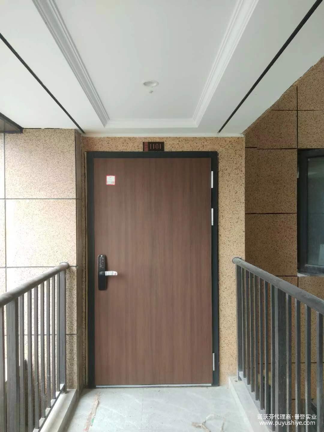 诺沃芬入户门